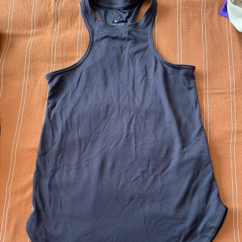 Nike top